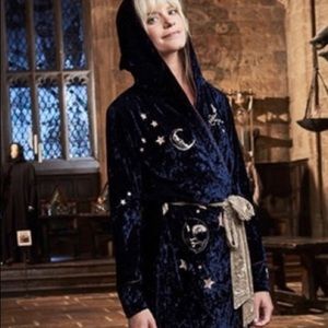Hogwarts crushes velvet dressing gown robe
